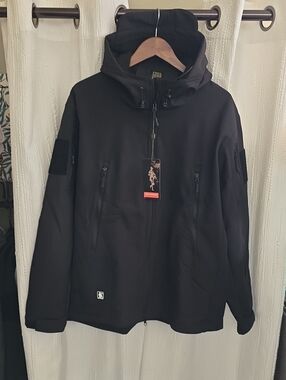 Mens XL Free Soldier tactical jacket